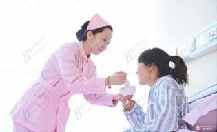 医院冬日暖心服务，患者对此频频点赞