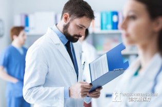 国家政策是如何通过绩效提升医患满意度的？